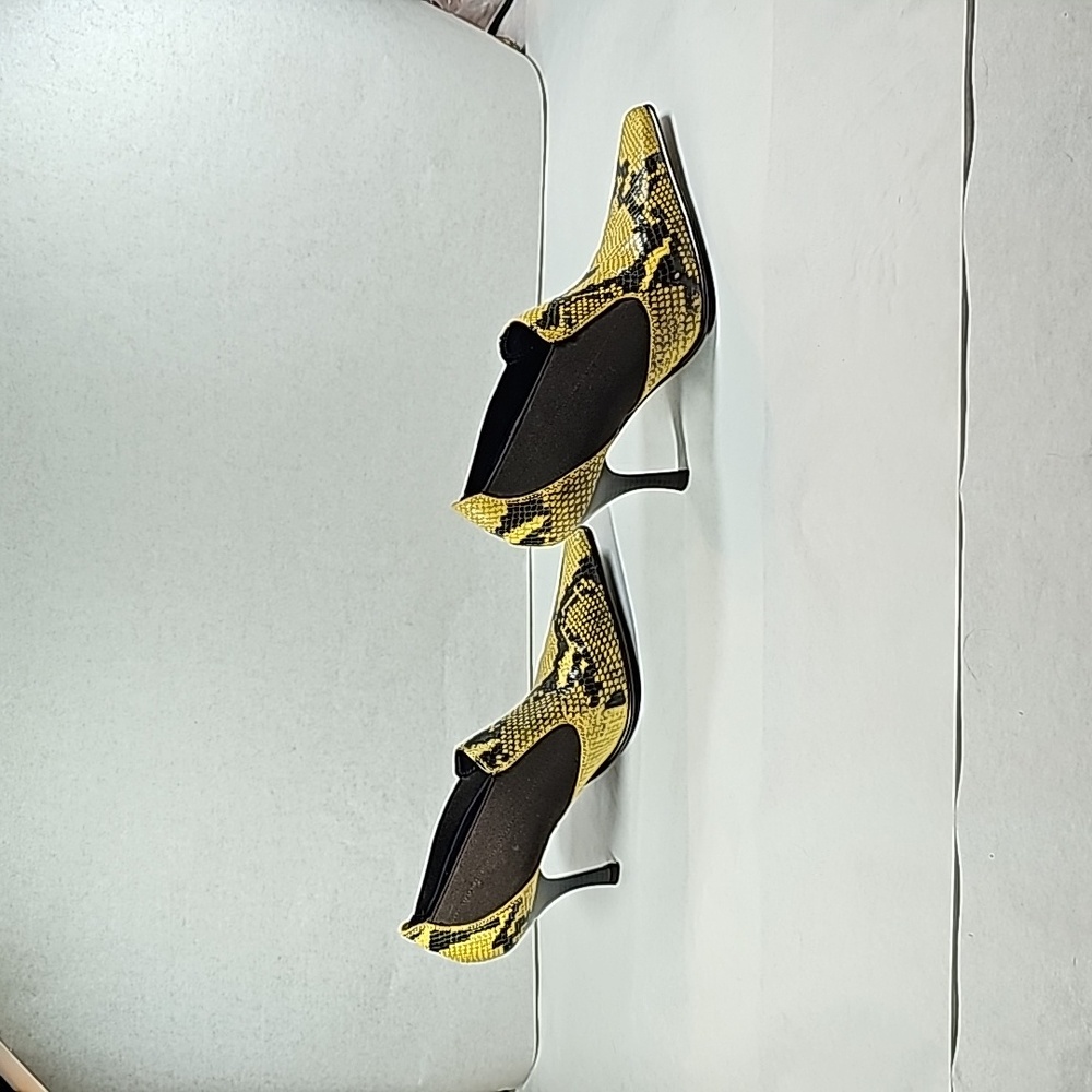 Donald J Pliner Medea Mustard Pitone Snake Elastic 8.5